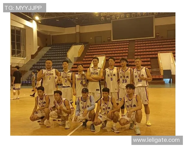 南京足球队选拔赛点评:节奏掌控与团队协作的精彩表现分析